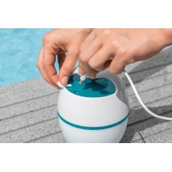 Bestway - Cassa acustica per piscina Bluetooth galleggiante luci led 4 colori - 58700